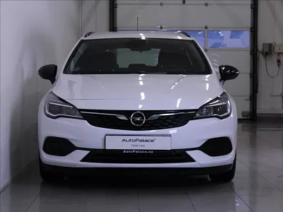 Opel Astra 1,5 CDTi Edition ZÁRUKA 48tkm. 77 kW bílá
