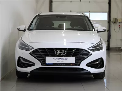Hyundai i30 1,6 CRDi Smart KAM. 59tkm. 85 kW bílá